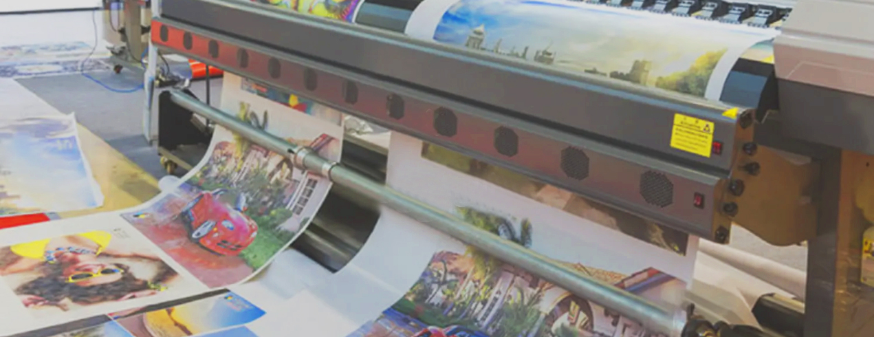 Máquina de impresión offset en nuestros servicios de imprenta en Asturias